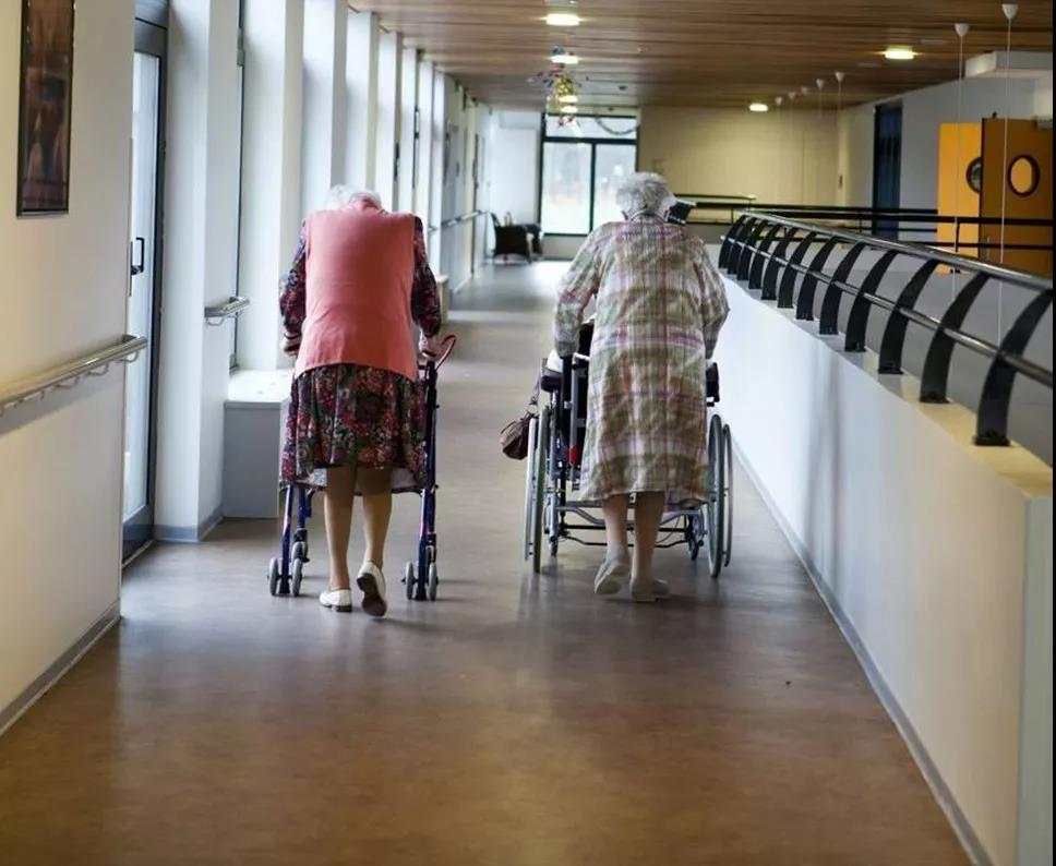 養(yǎng)老機(jī)構(gòu)為什么要使用pvc塑膠地板