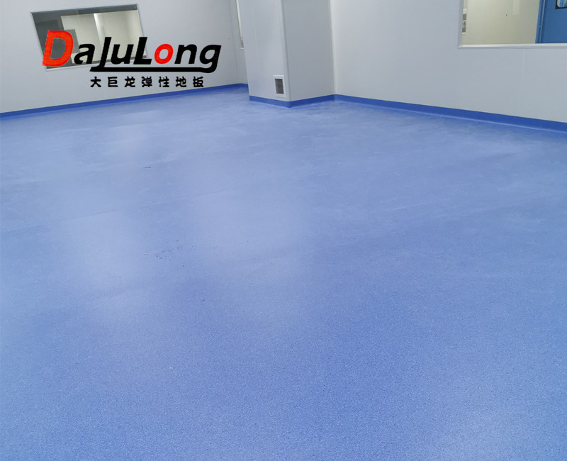 同質(zhì)透心pvc地板的價(jià)格是多少錢(qián)一平方呢？